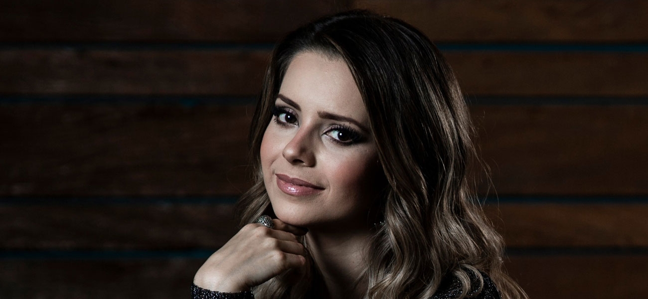Sandy lança nova versão de clássico da axé music; ouça