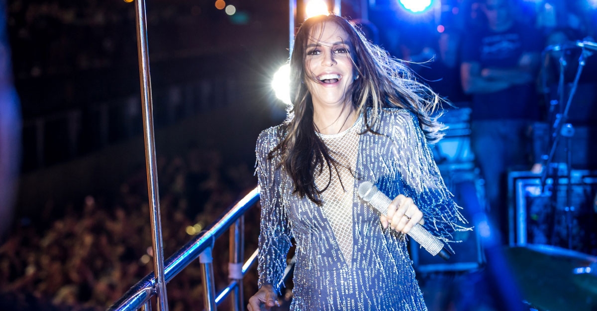 Ivete Sangalo apresenta música nova durante show