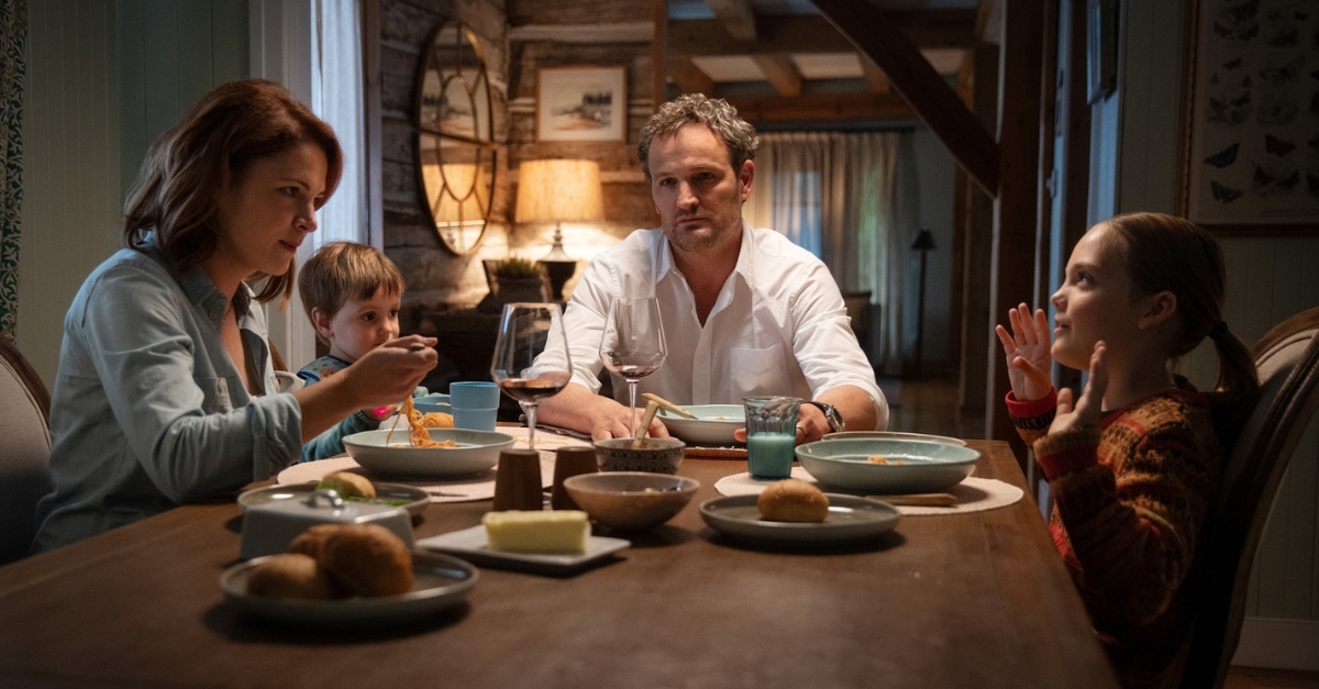 Baseado na obra de Stephen King, “Cemitério Maldito” ganha trailer e cartaz inéditos