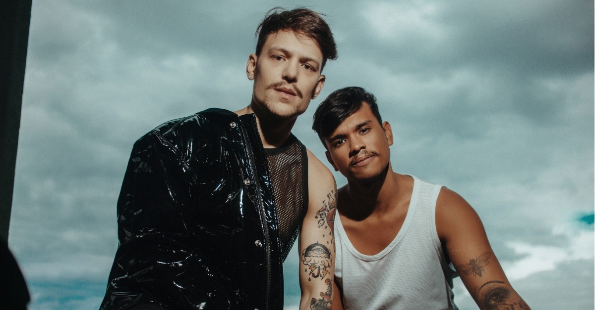 “Warner Music Entrou Na Sala” apresenta shows de Elana Dara, Gustavo & Murilo e UM44K ao vivo no Youtube