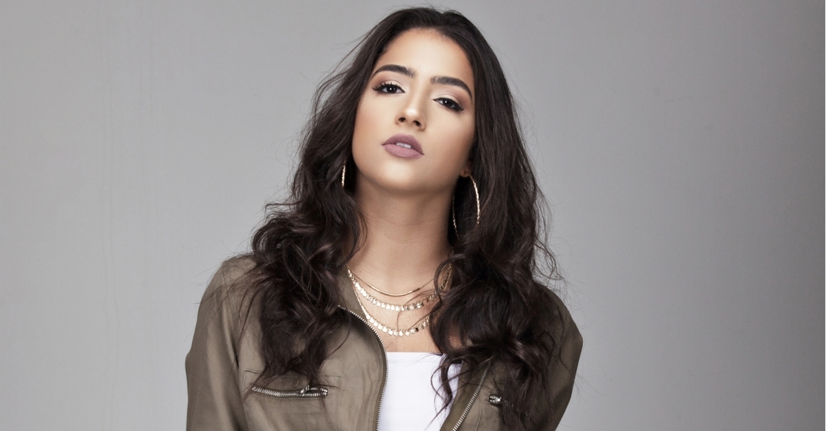 “Longe de Casa” | Julia Joia fala de saudade em novo single, vem assistir o clipe!