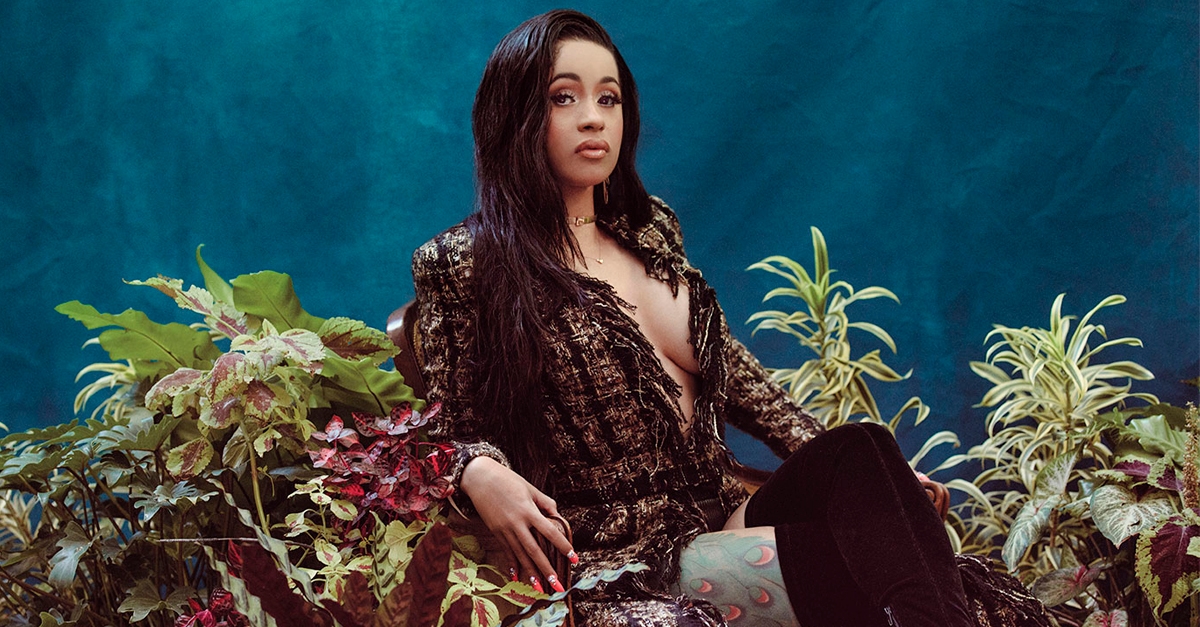Cardi B posta nude por acidente no Instagram