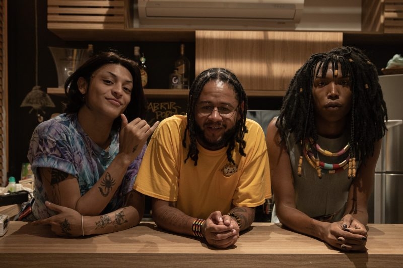 Próximo single do rapper Emicida terá participação de Pabllo Vittar e Majur com direito a videoclipe