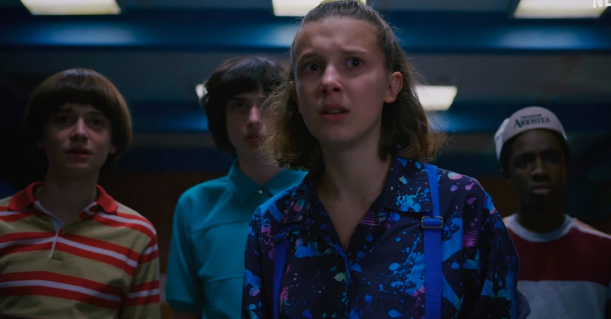 O perigo está de volta no trailer épico da terceira temporada de Stranger Things; vem assistir!