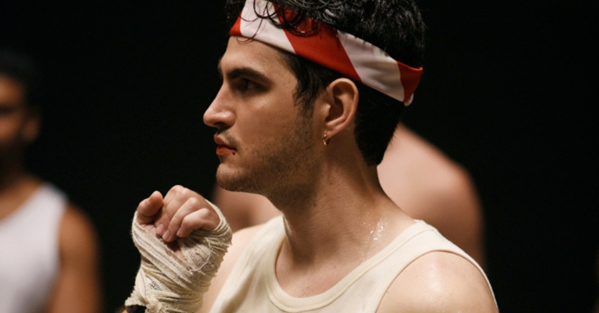 No maior estilo boxeador, Jão lança novo single “Louquinho”; assista!