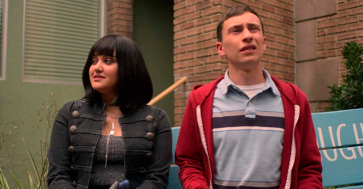 Sam enfrenta a vida de universitário no trailer da terceira temporada de “Atypical”