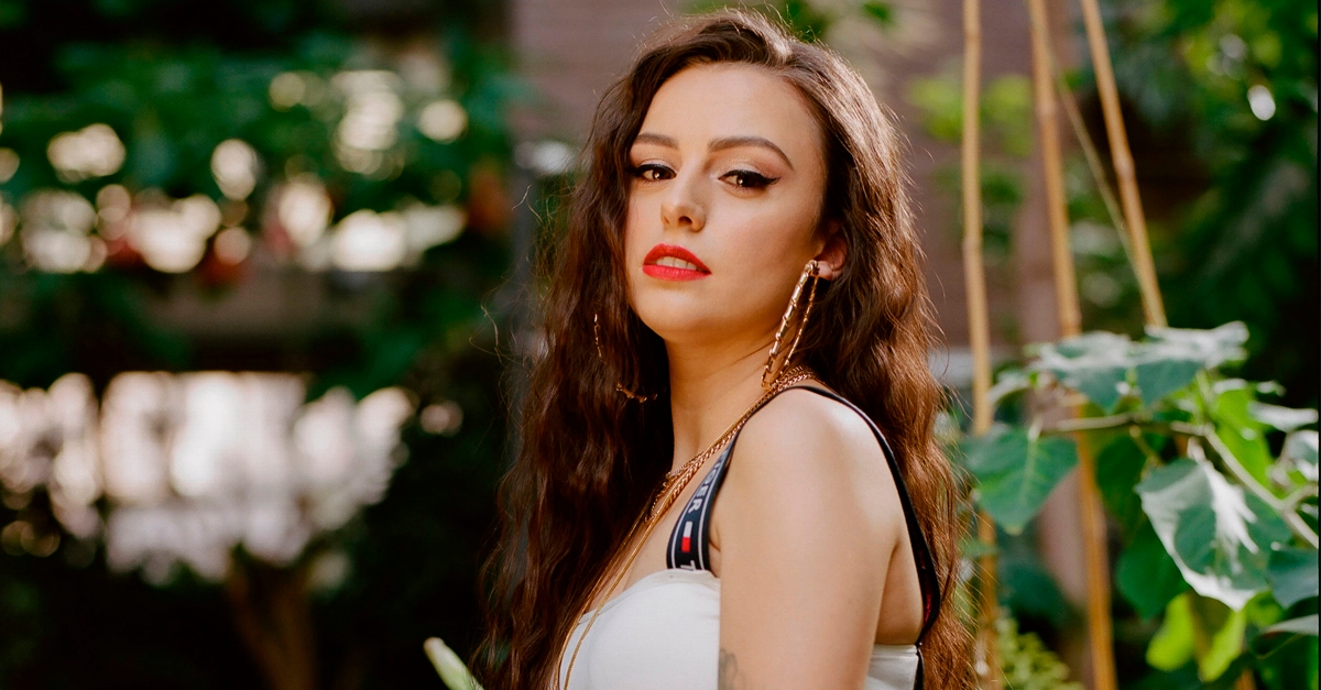 Após um ano de hiato, Cher Lloyd lança “M.I.A”, assista!
