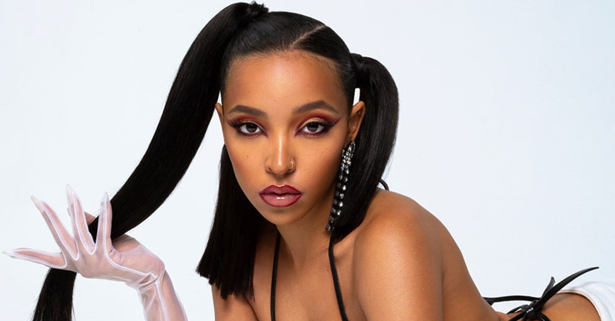 Tinashe lança “Songs For You”, quarto álbum da carreira