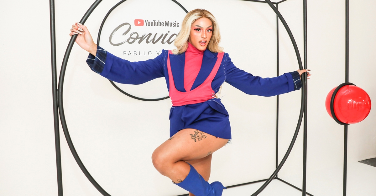 Pabllo Vittar canta os recentes sucessos no Youtube Music