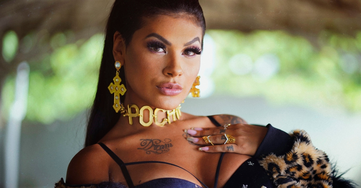 Pocah se apresenta para mais de 300 mil pessoas em live beneficente no Tik Tok