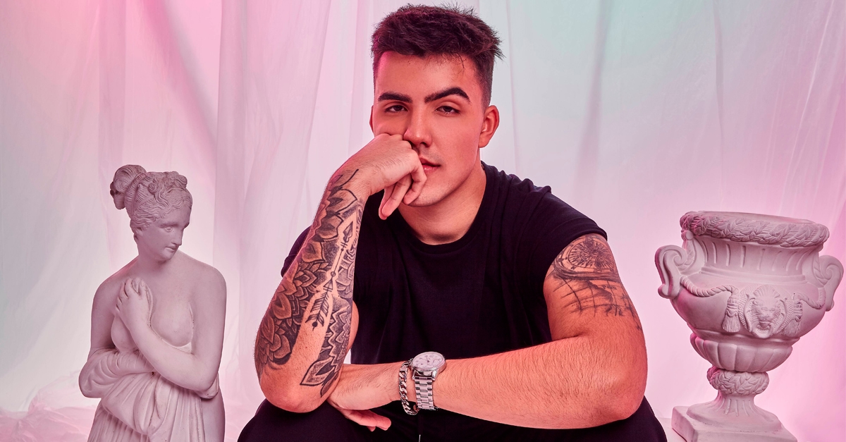 Com sonoridade pop, funk e sertanejo, Raffa Mogi lança “Vai Sonhando”; assista!