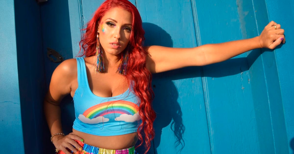 Em clima de carnaval, Lolla lança “Rebuceteio”