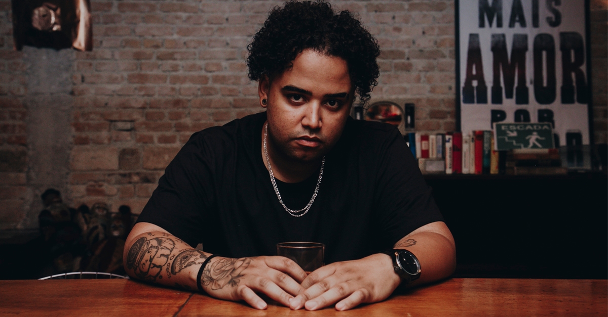 CAUÊ traz mensagem inspiradora no segundo single da carreira; ouça “Voando Alto”!