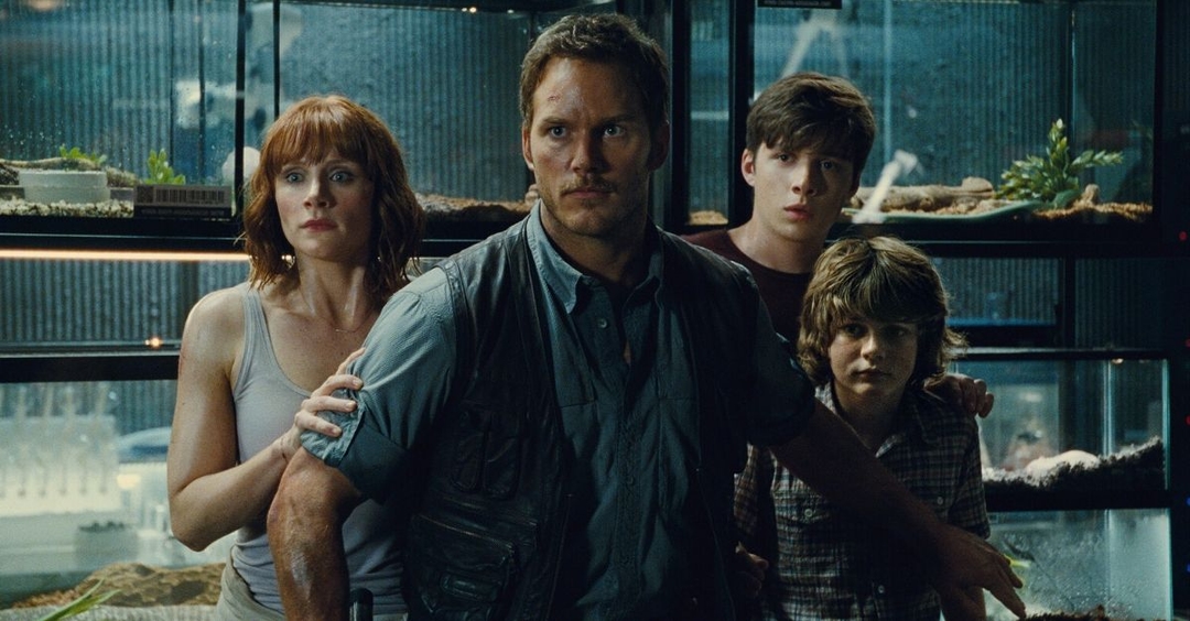 Campeões de Bilheteria exibe “Jurassic World: O Mundo dos Dinossauros” neste domingo