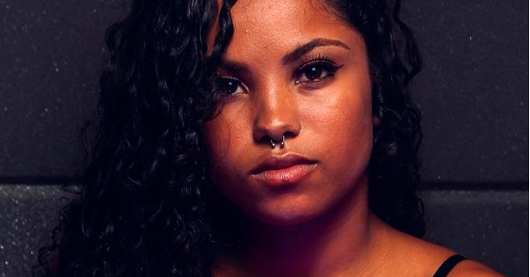 Brennda lança primeiro single da carreira; ouça “Di Conchinha”!