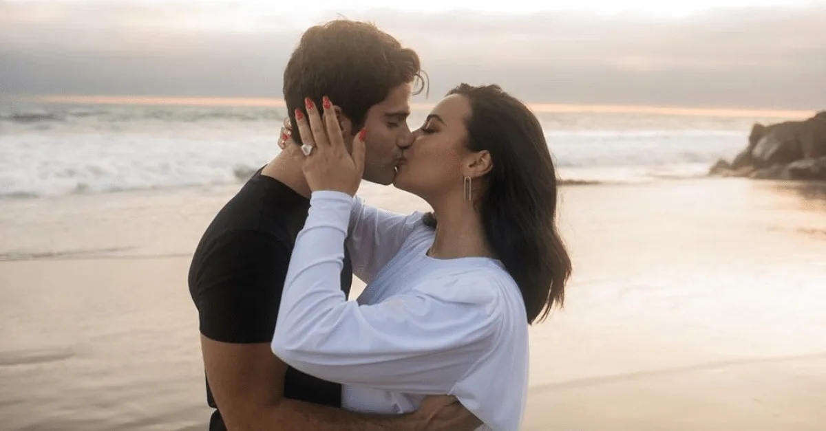 Demi Lovato anuncia que está noiva de Max Ehrich: “Eu nunca me senti tão amada”