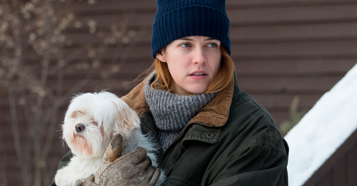 Com  Riley Keough no elenco, o terror “O Chalé” já está disponível nas plataformas digitais