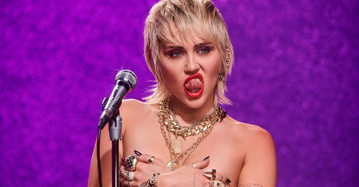 Miley Cyrus é confirmada como atração do VMAs
