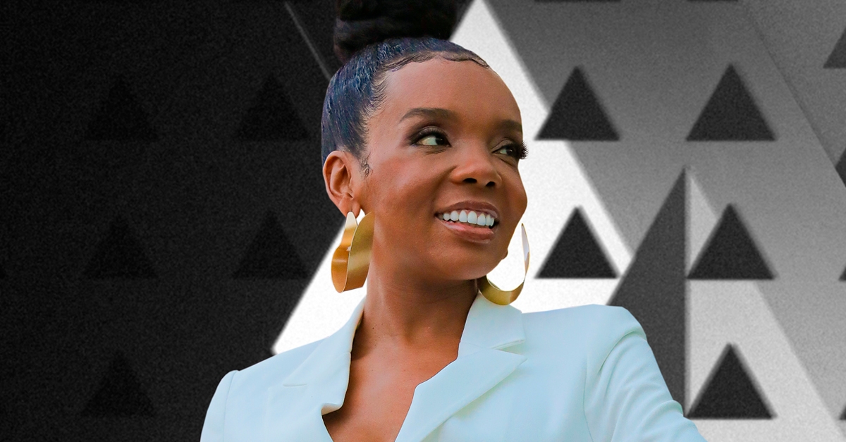 “Triangulando” | Thelminha estreia programa no Youtube nesta terça