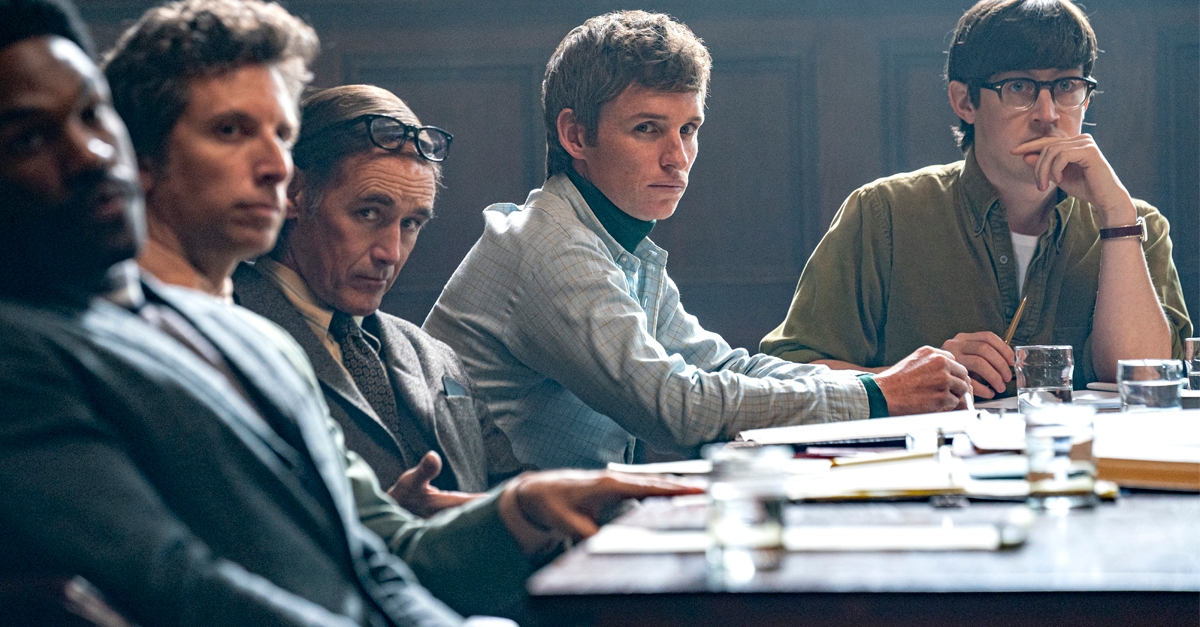 “Os 7 de Chicago” | Filme com Eddie Redmayne no elenco tem materiais oficiais divulgados; confira!