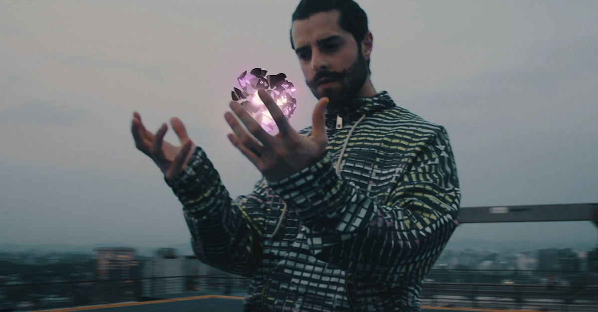 “Alive” | Alok ilumina céu carioca com laser direto do Cristo Redentor nesta sexta