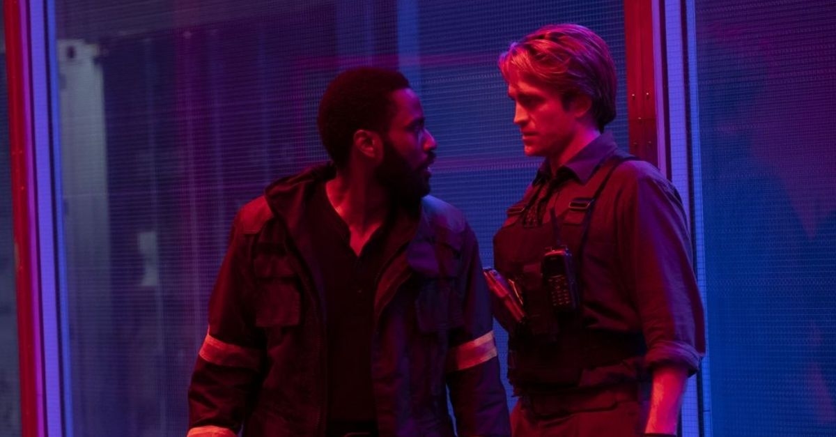 “Tenet” chega aos cinemas com ótimas cenas de ação, visual deslumbrante e roteiro fraco | Crítica