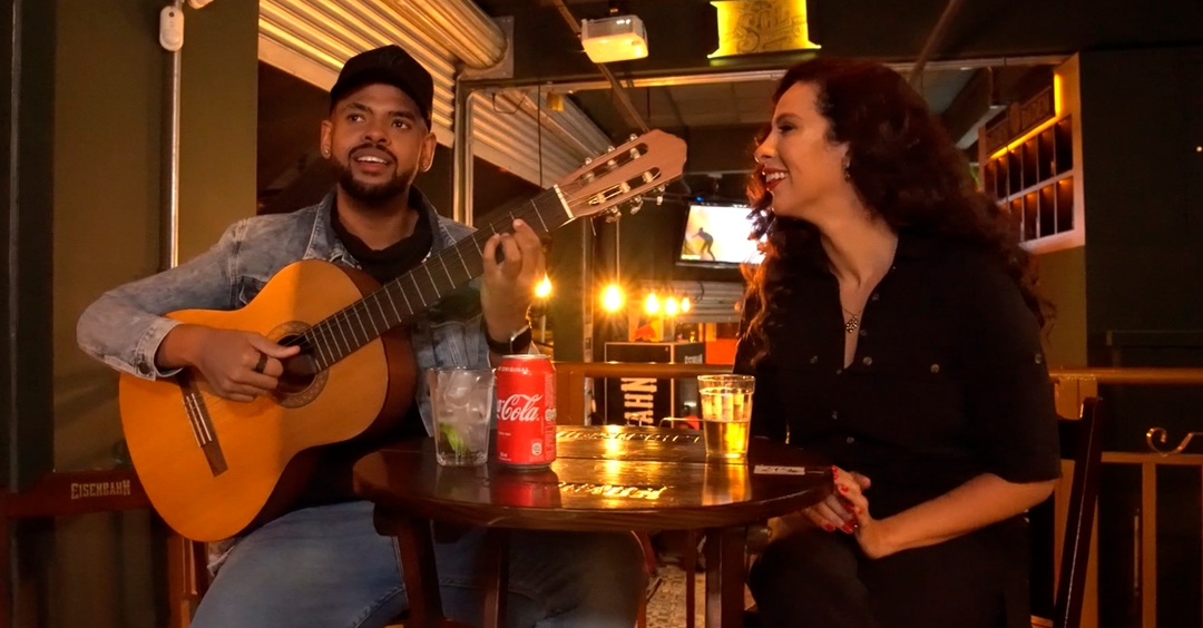 Lucas Morato fala sobre sua relação com o pai, Péricles, e trajetória na música no programa “Não Mi Corta”