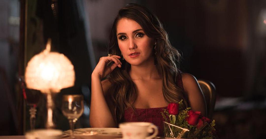 Com participação das sobrinhas, Dulce María lança videoclipe de “Lo Que Ves No Es Lo Que Soy”; assista!