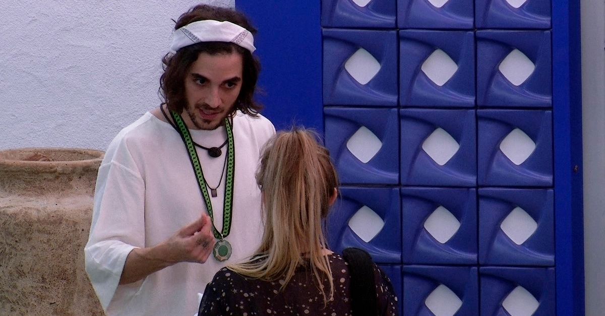 BBB21 | Fiuk conversa com Carla Diaz sobre privilégios e faz sister chorar; assista!