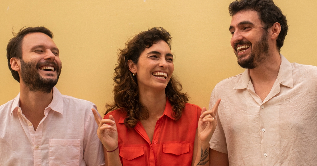 Entrevista | Bruna Caram fala sobre EP “Outro Lugar”, livro de poesias e pandemia