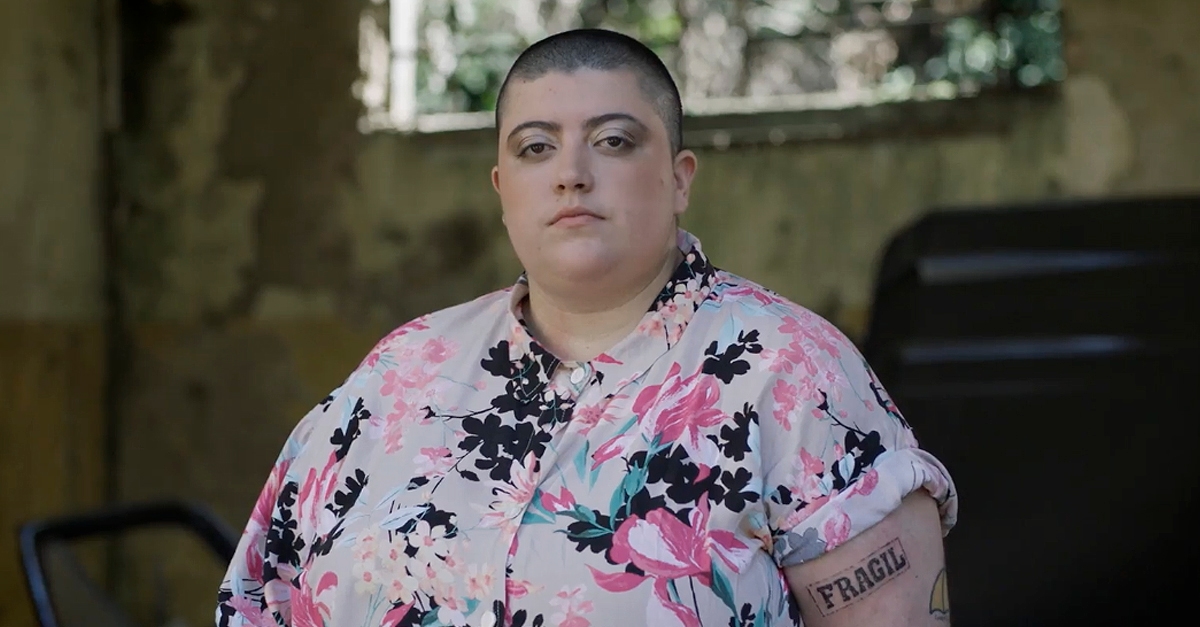 Ana Vilela lança a sensível “Tanta Gente”