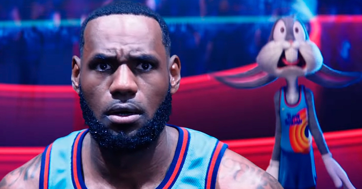“Space Jam: Um Novo Legado” mistura uma mensagem sensível a muita nostalgia e cenas eletrizantes | Crítica