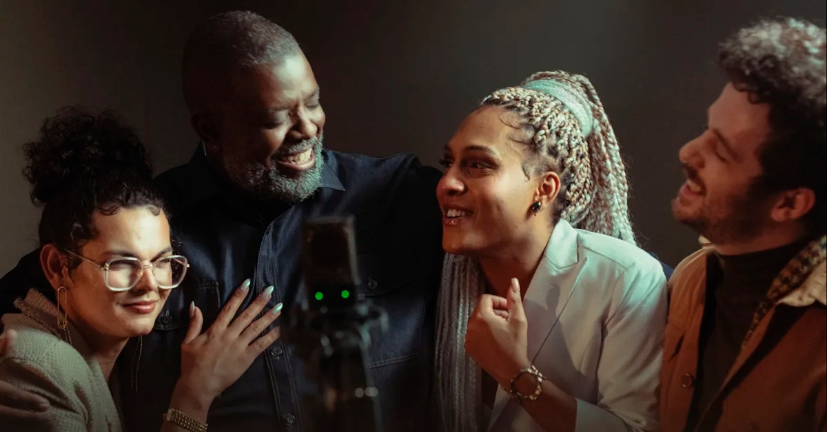 As Baías e Péricles lançam o pagode romântico “Primeiro Beijo”; ouça!