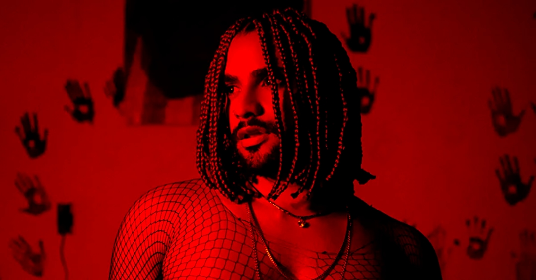 Jô abusa da sensualidade no clipe de “Comando”; assista!