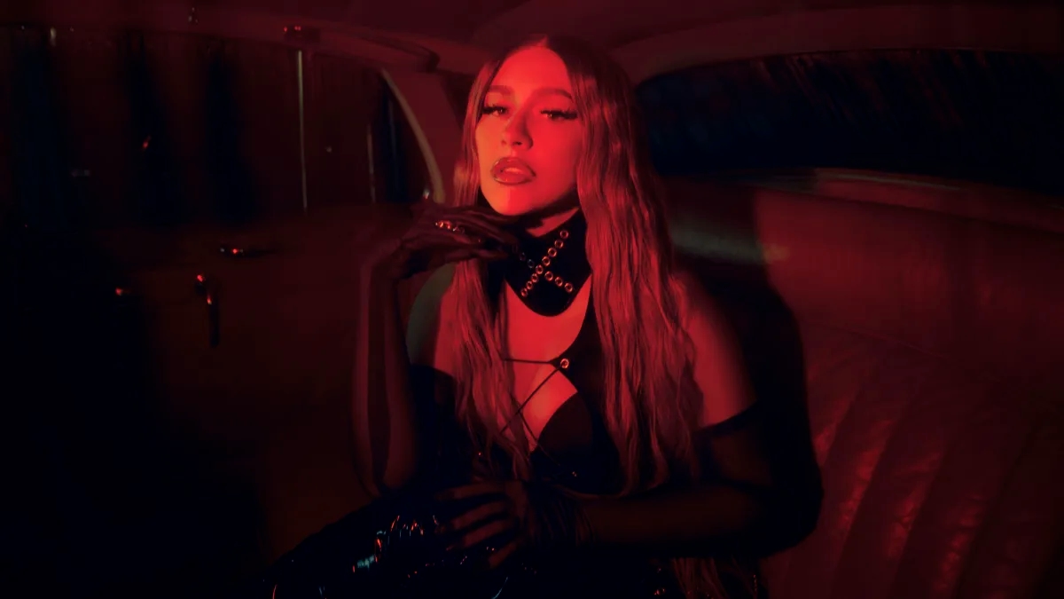 Christina Aguilera, Becky G, Nicki Nicole e Nathy Peluso estão poderosas em “Pa Mis Muchachas”