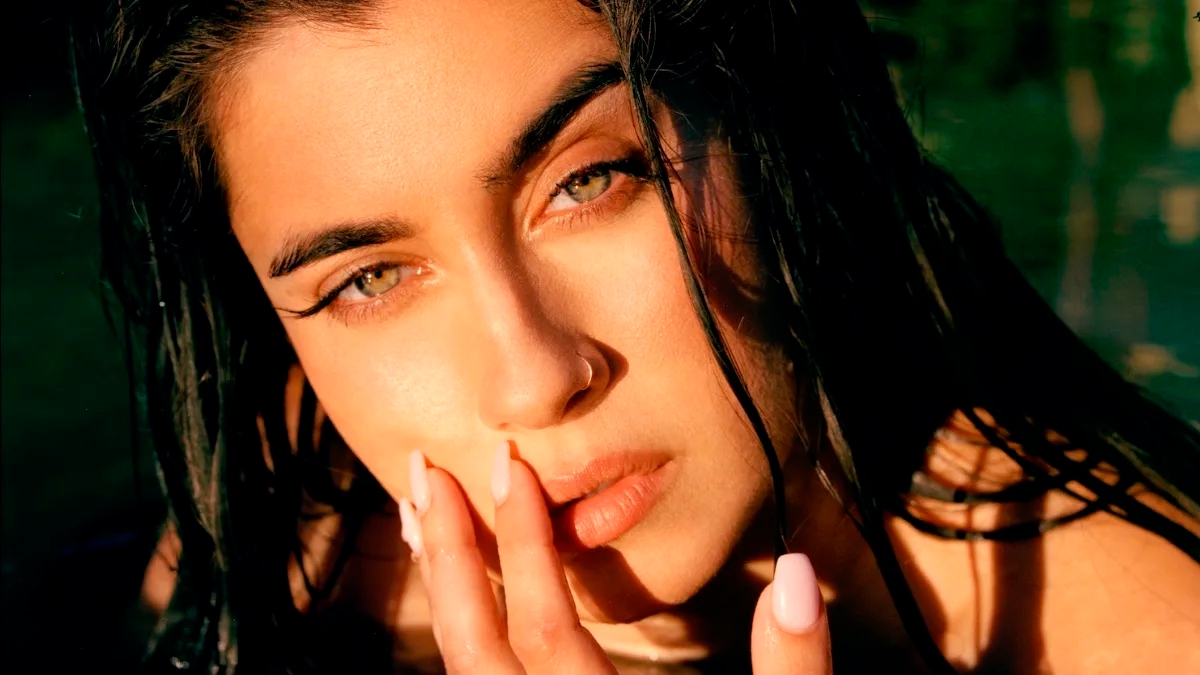 Lauren Jauregui lança “Colors”, faixa do projeto “PRELUDE”; ouça!