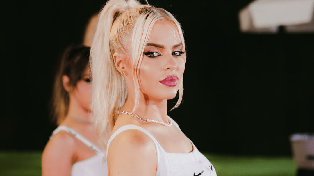 “sentaDONA (remix) s2”: Luísa Sonza se junta a DJ Gabriel do Borel, MC Frog e Davi Kneip em clipe repleto de coreografia; assista!