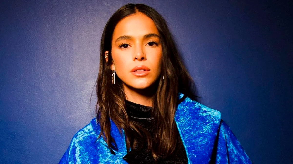 Bruna Marquezine mostra reação ao descobrir que foi escalada para “Besouro Azul” e comenta: “Minha ficha não caiu”