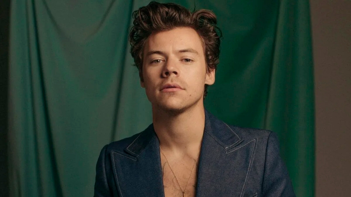 “Harry’s House”: Harry Styles anuncia lançamento do 3ª disco da carreira para maio