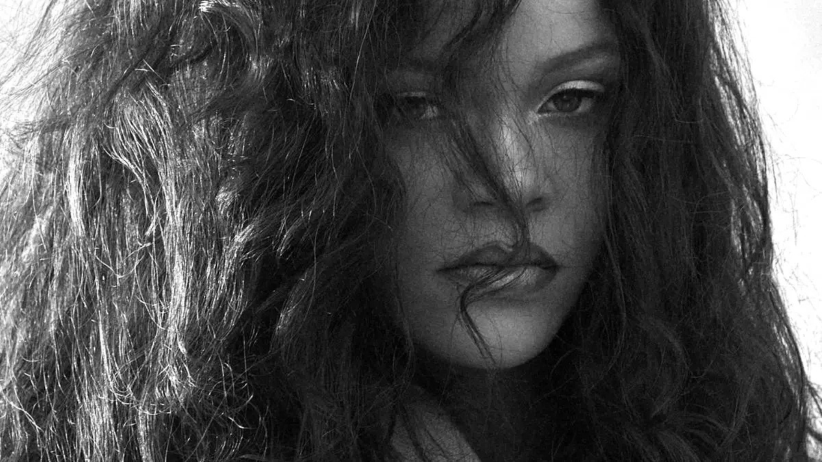 Rihanna mostra filho em primeiro vídeo para o TikTok