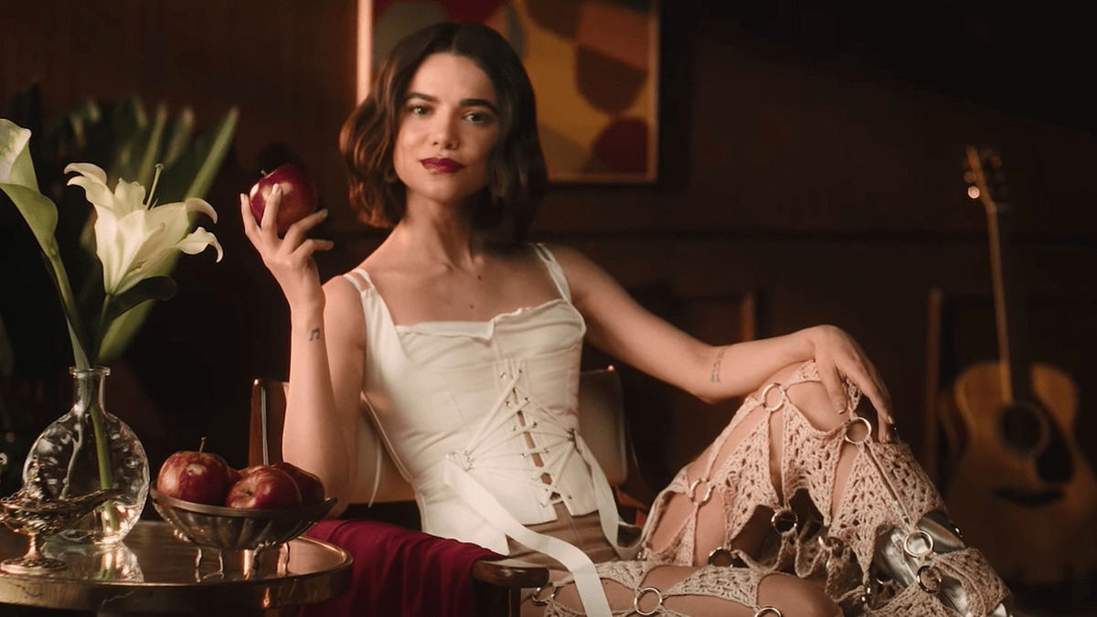 Manu Gavassi anuncia projeto audiovisual com colaborações especiais de Letícia Colin e Patrícia Dejesus