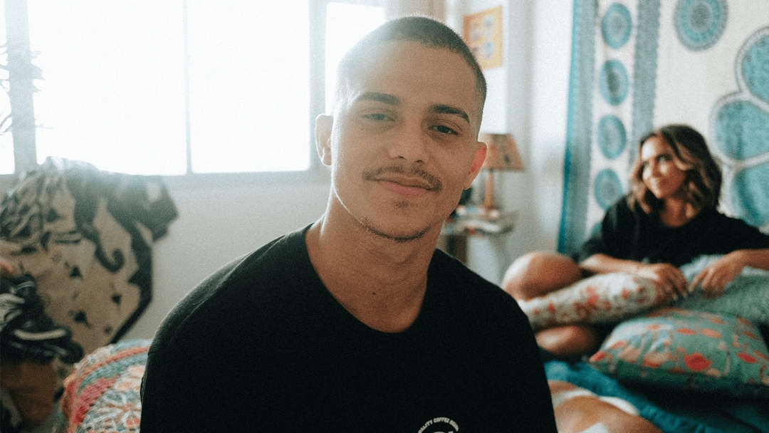 Entrevista | Nairo retrata o ciclo de um relacionamento no EP “INÍCIO, MEIO, enFIM…”