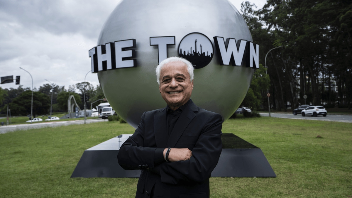 The Town chega oficialmente em São Paulo e esfera gigante é instalada no Parque Ibirapuera