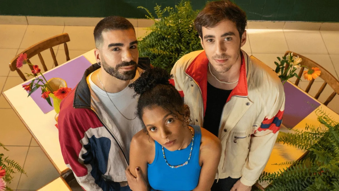 OUTROEU e Anna Pêgo retratam a sensação do fim de um relacionamento no single “Terminei”