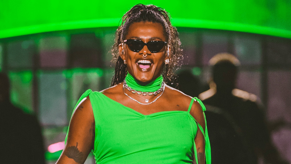 Liniker apresenta o disco “Indigo Borboleta Anil” para o Batekoo Festival 2023