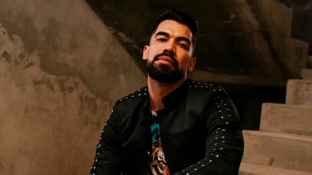 Raphael Soares, da dupla com Leo, tem vídeo íntimo na piscina vazado na web
