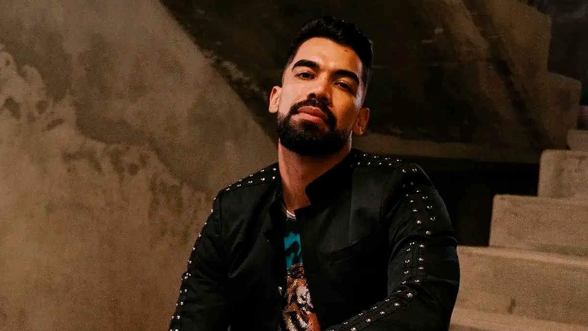 Raphael Soares, da dupla com Leo, tem vídeo íntimo na piscina vazado na web