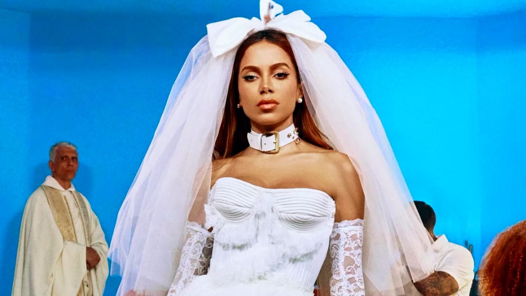 Letra e Tradução: “Used To Be” – Anitta
