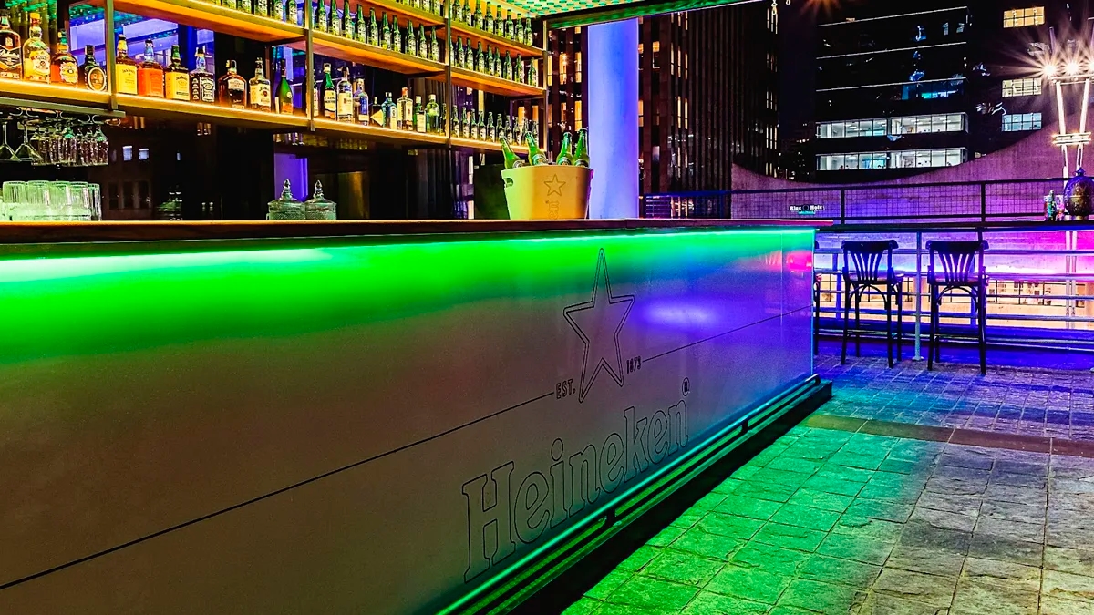 Heineken inaugura bar inédito no Blue Note São Paulo