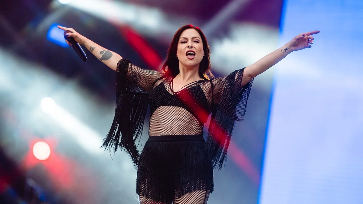 Pitty agita a plateia com show nostálgico no The Town
